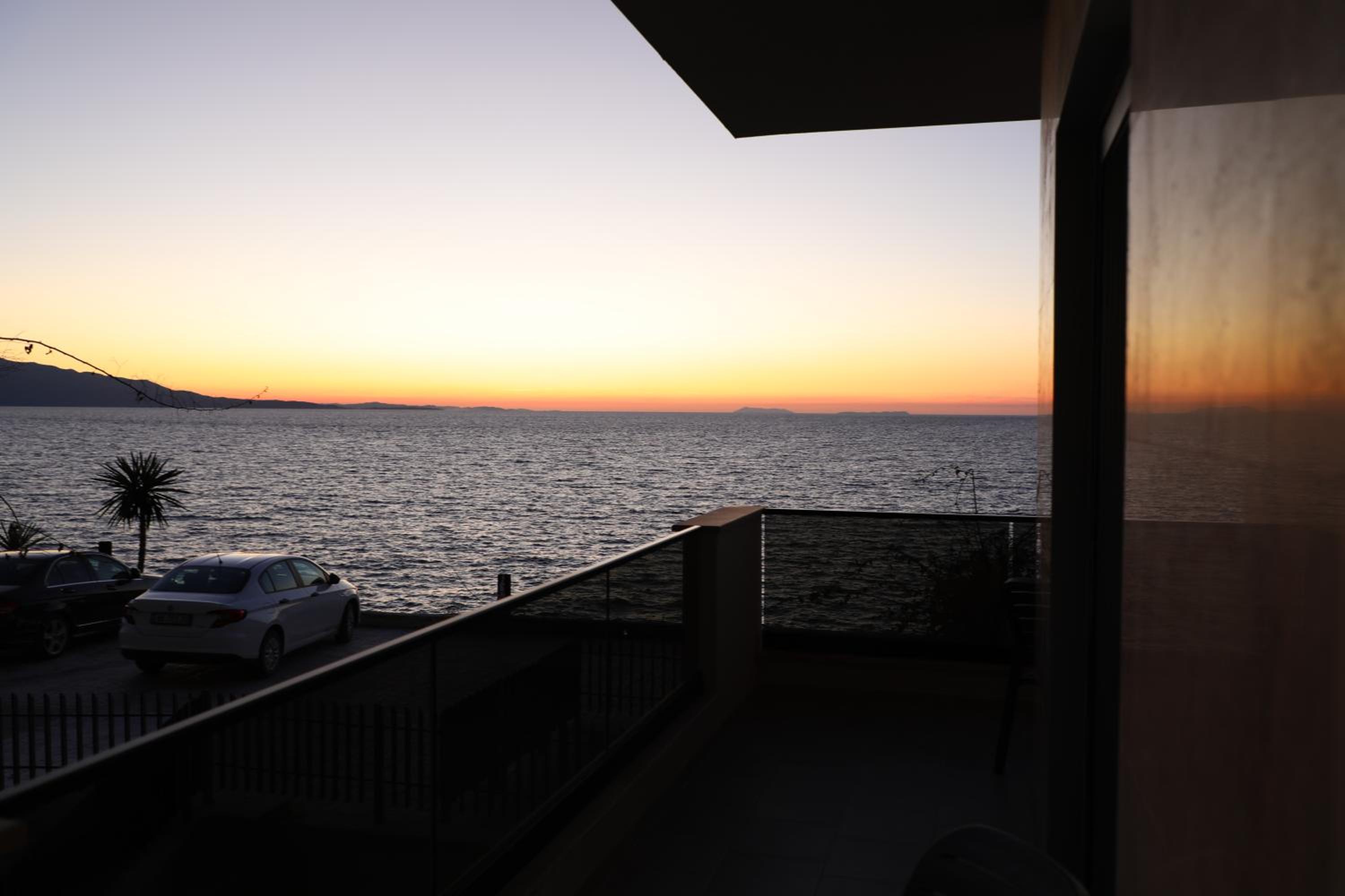oli golden beach residence