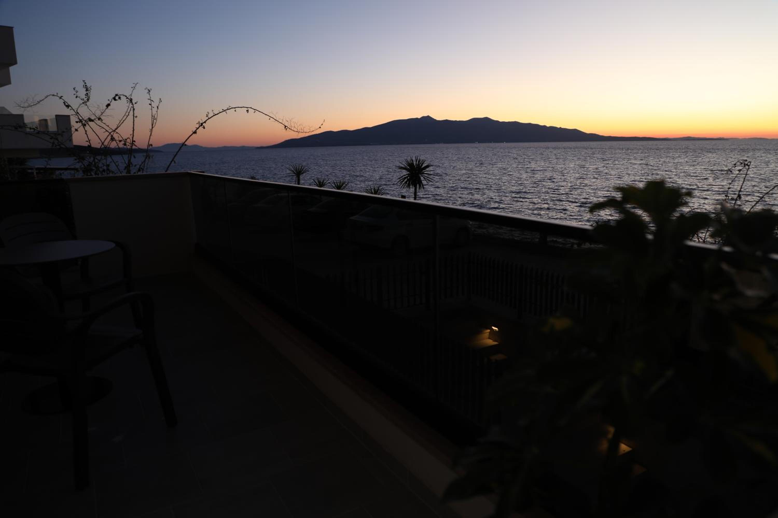 oli golden beach residence