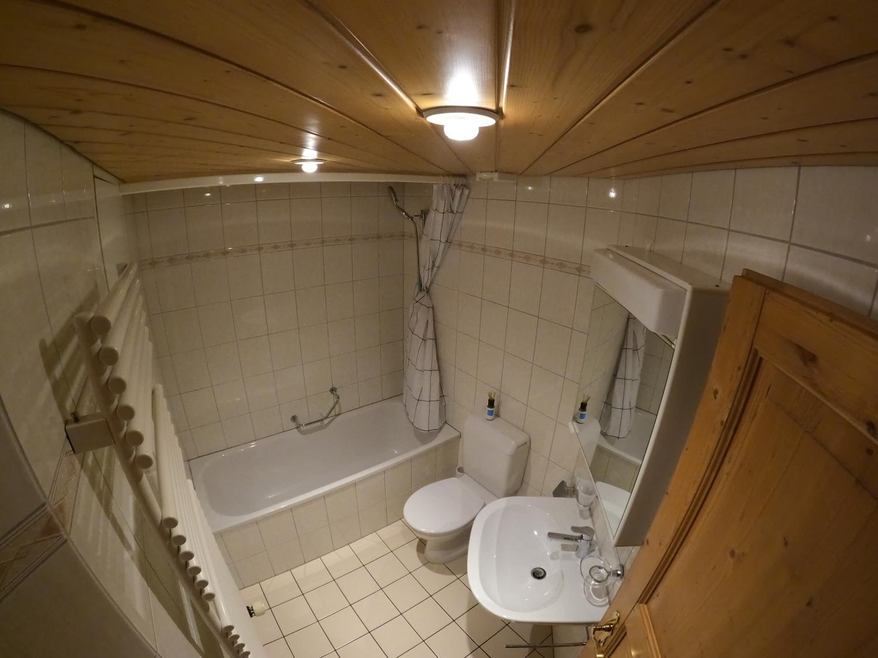 Fine&Pine Center Apartment
