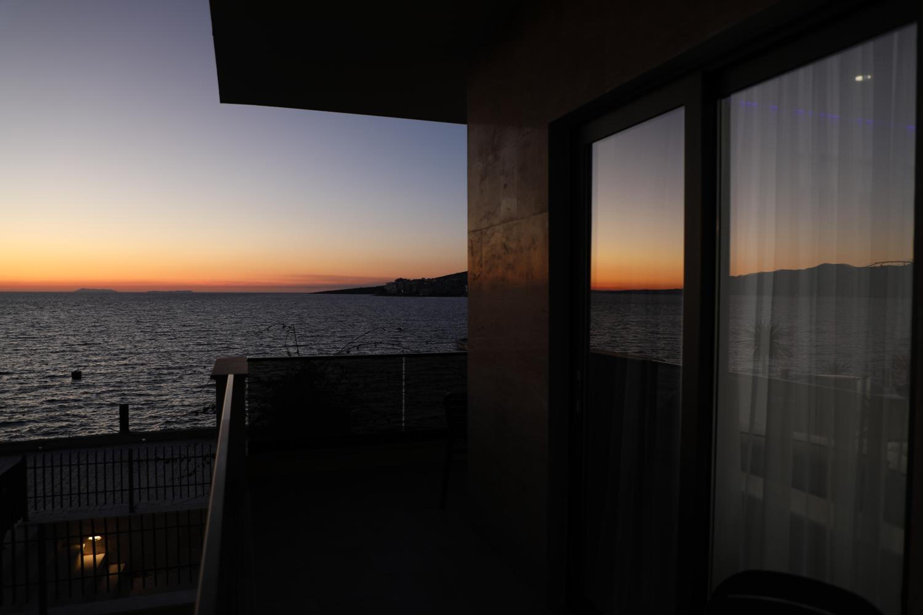 oli golden beach residence