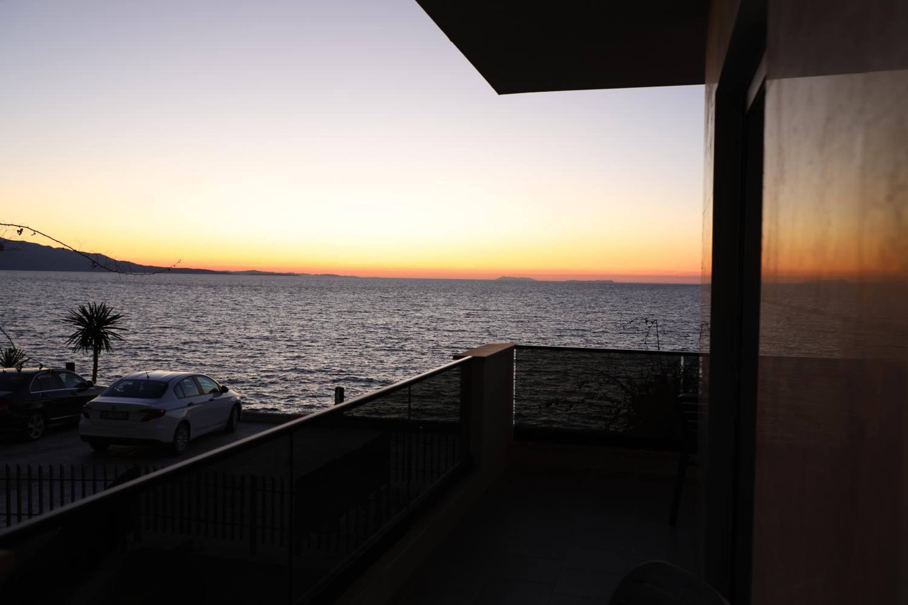 oli golden beach residence