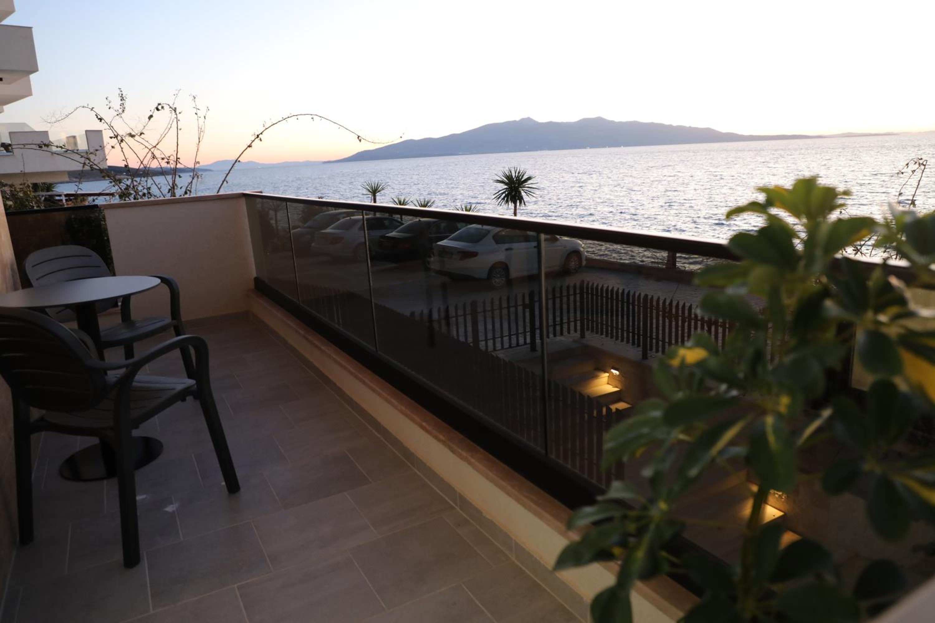 oli golden beach residence