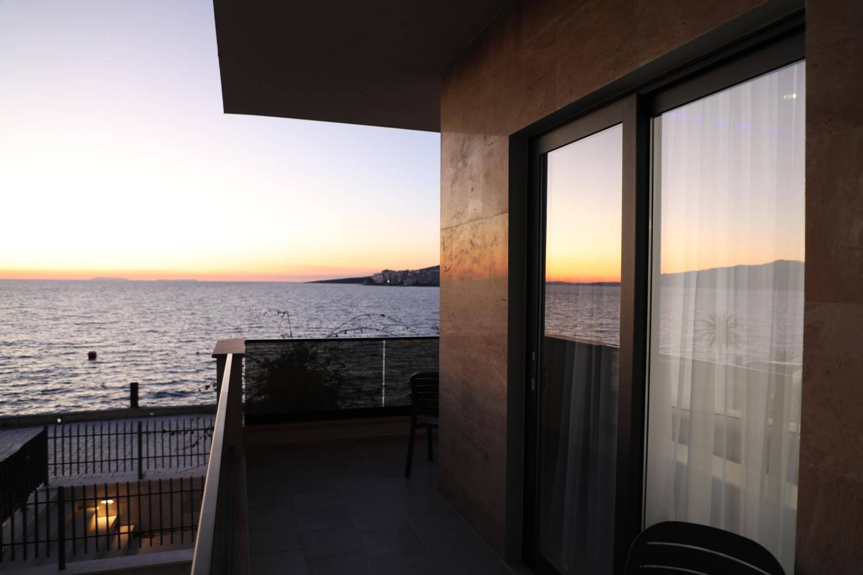 oli golden beach residence
