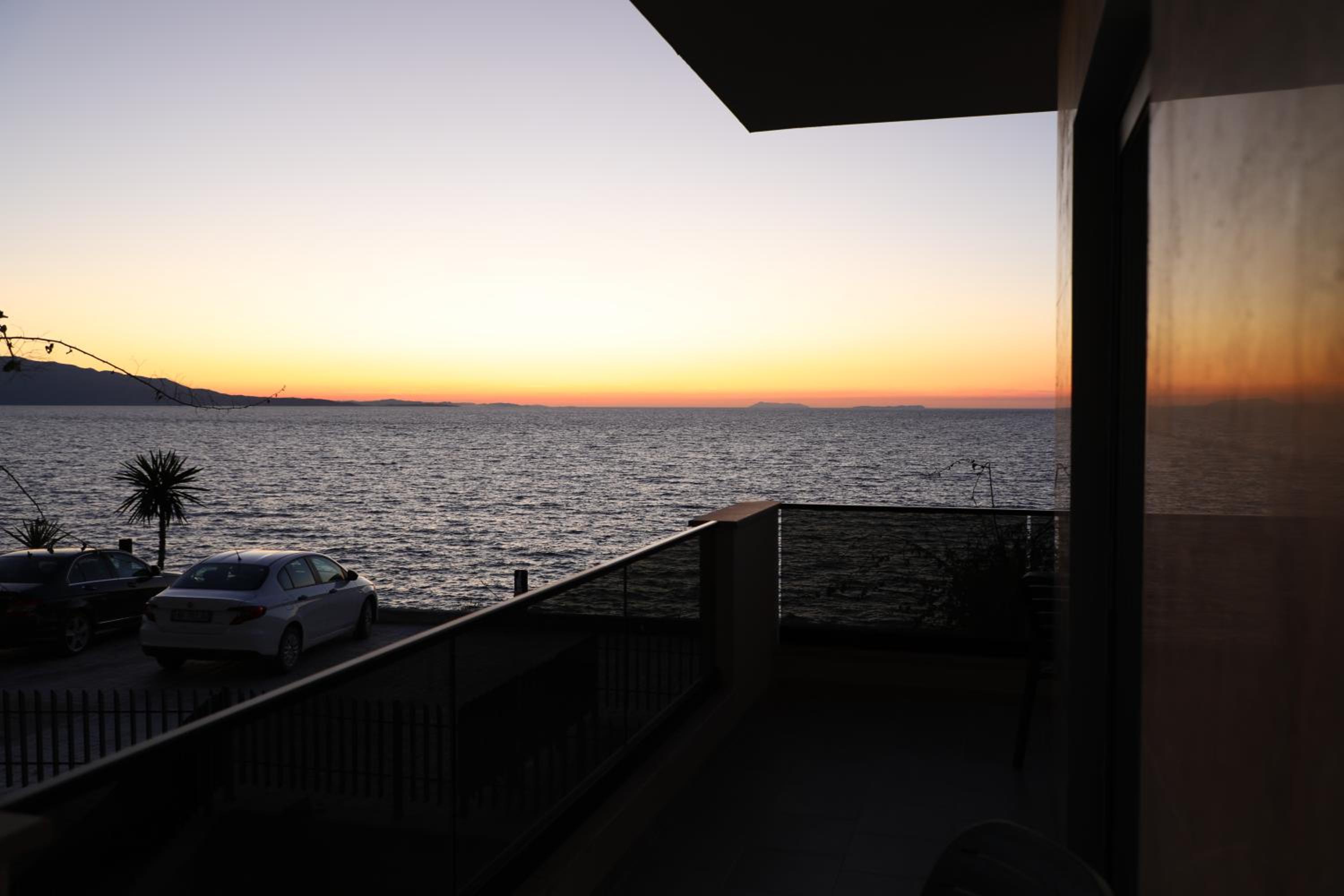oli golden beach residence