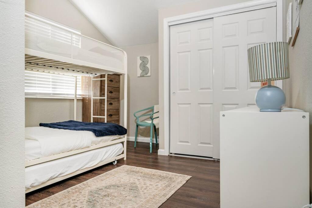 Remodeled Home w/ King Bed, Bunk Bed, & Yard Games view 2