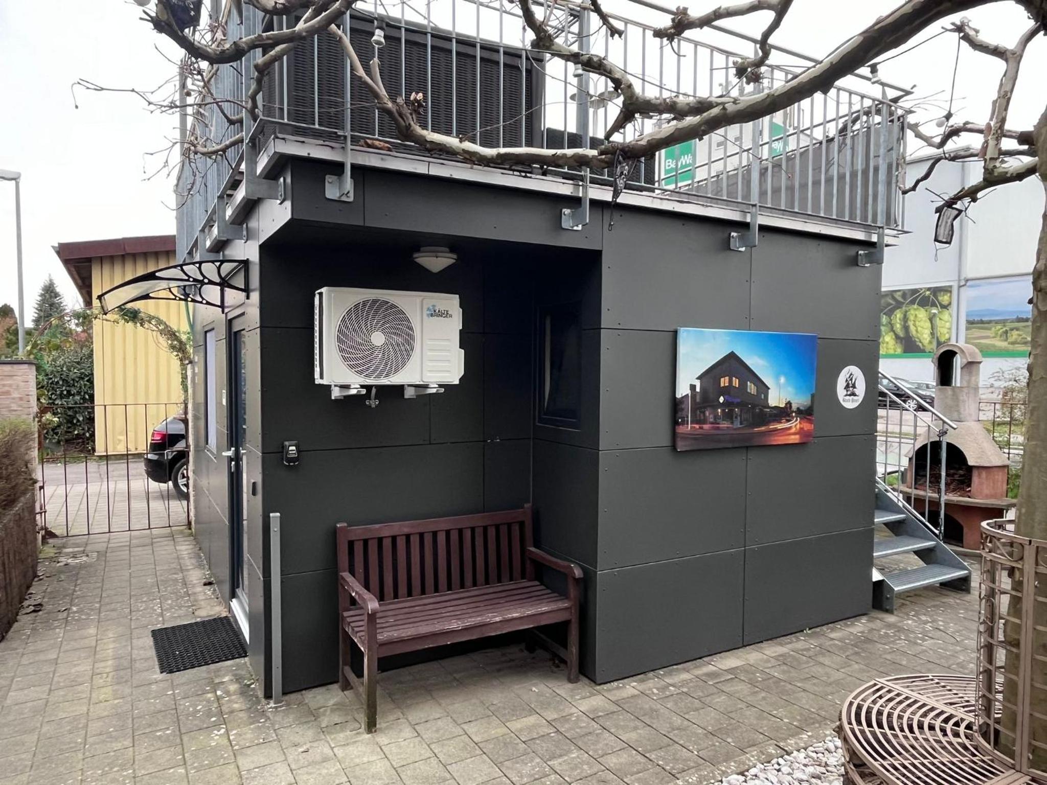 Tiny House Black Pearl