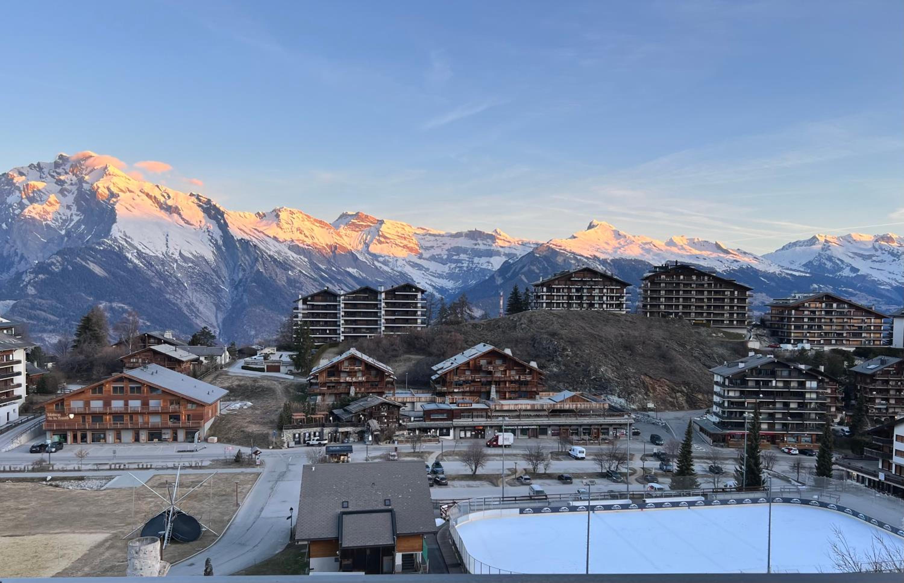 Vincenzo appart, Studio Confortable à Nendaz, accès Direct au Télécabine de Tracouet et Parking Souterrain Inclus
