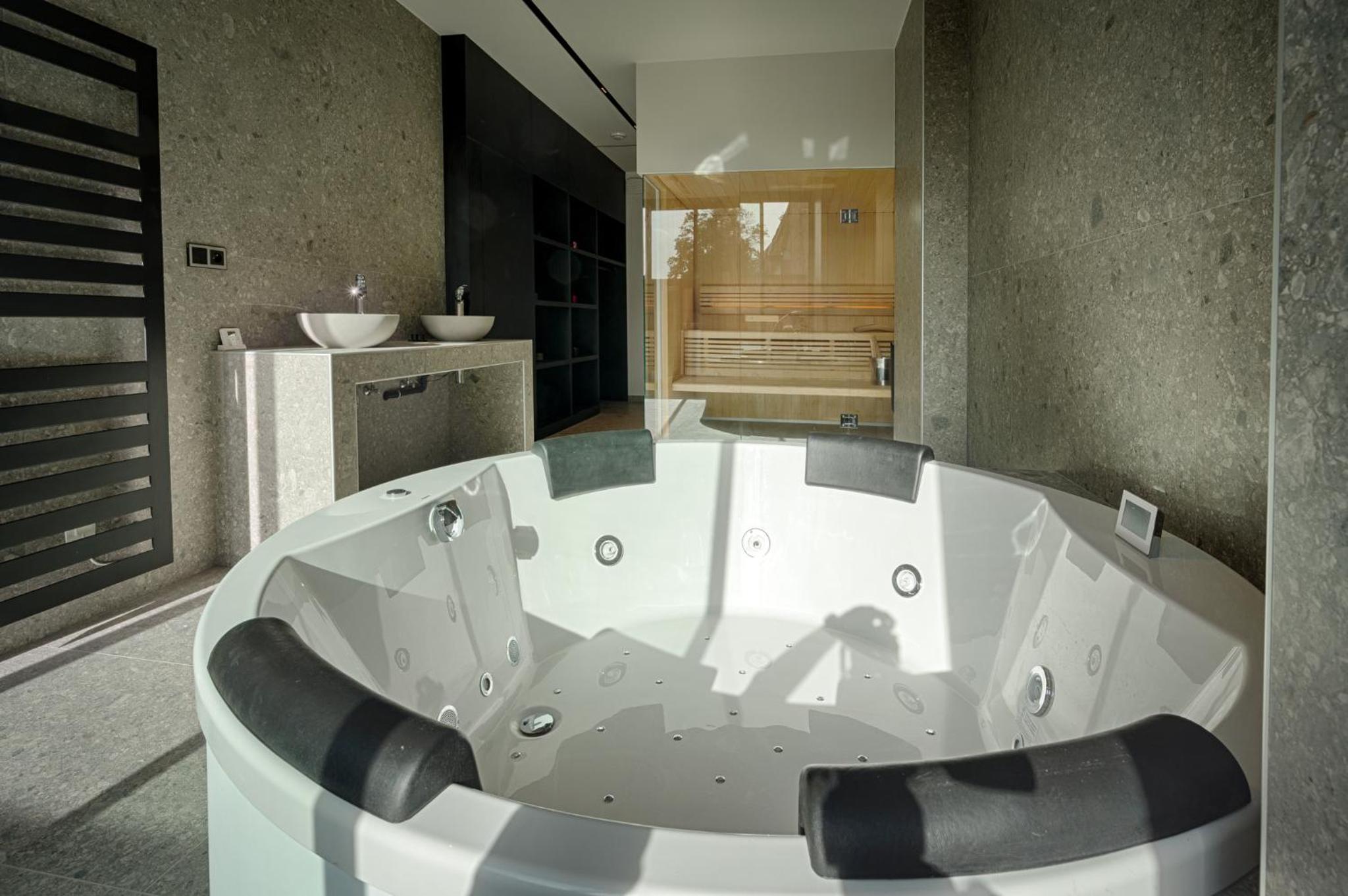 AGORA Tournai Wellness Suites Grand-Place