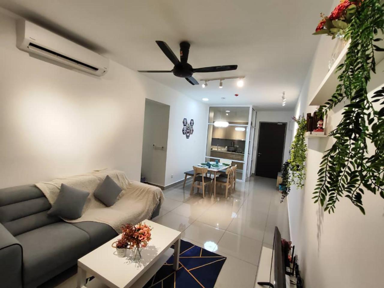 7INN KL near MRT Velocity Mall M Vertical