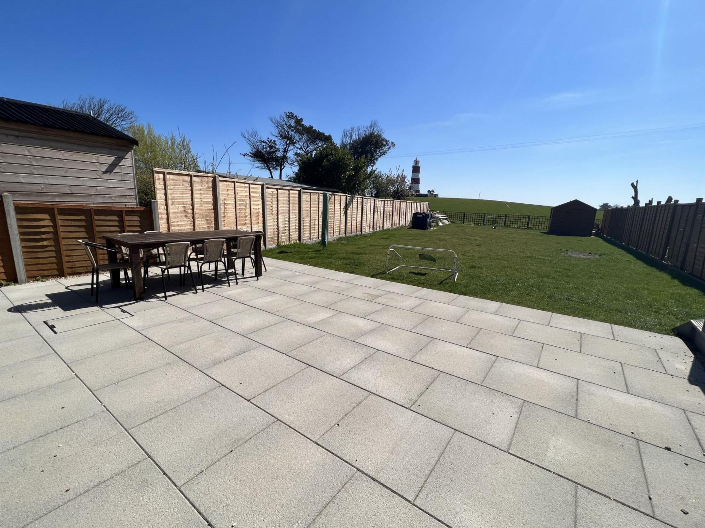 4 bed house 50 yards from the beach & lighthouse view 3
