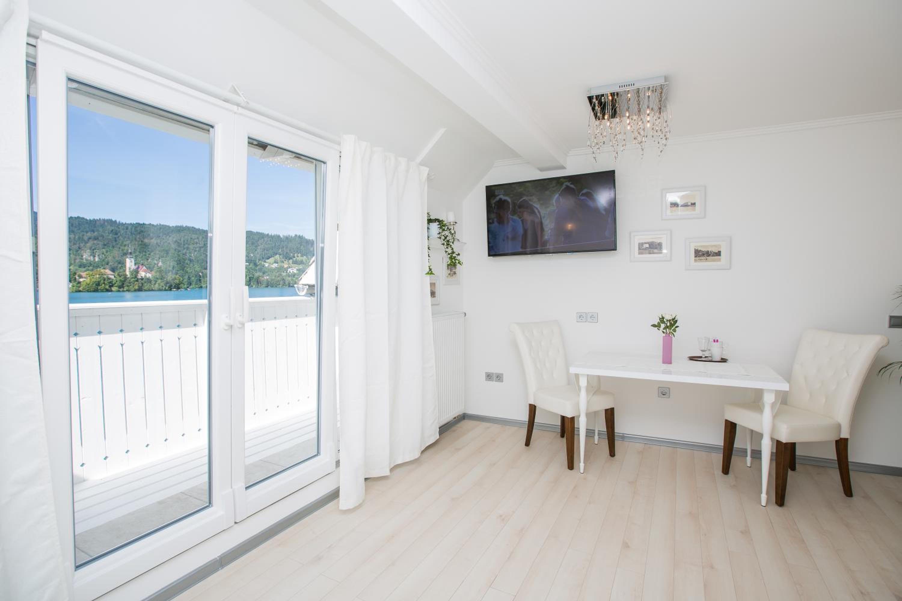 Čarman House view 4