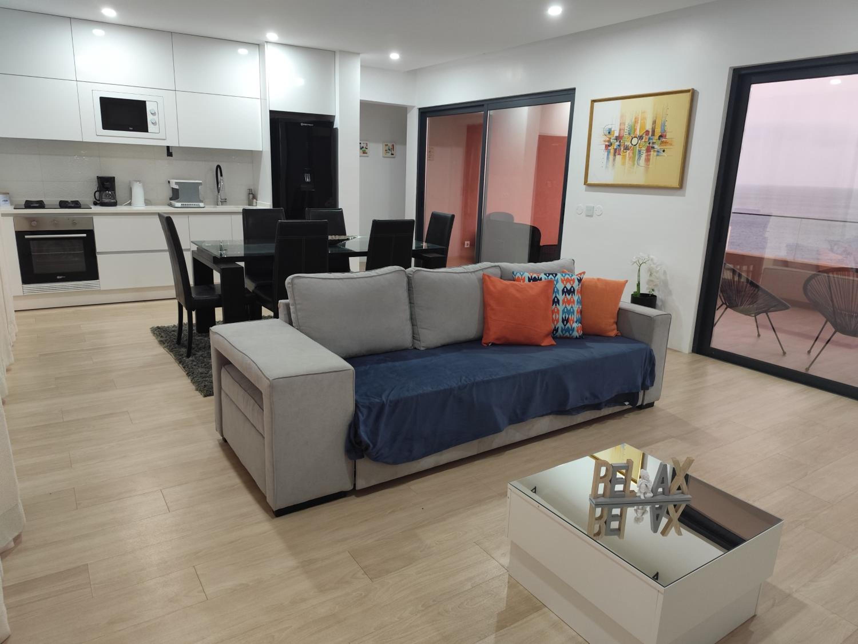 Ocean Mirror Apartment