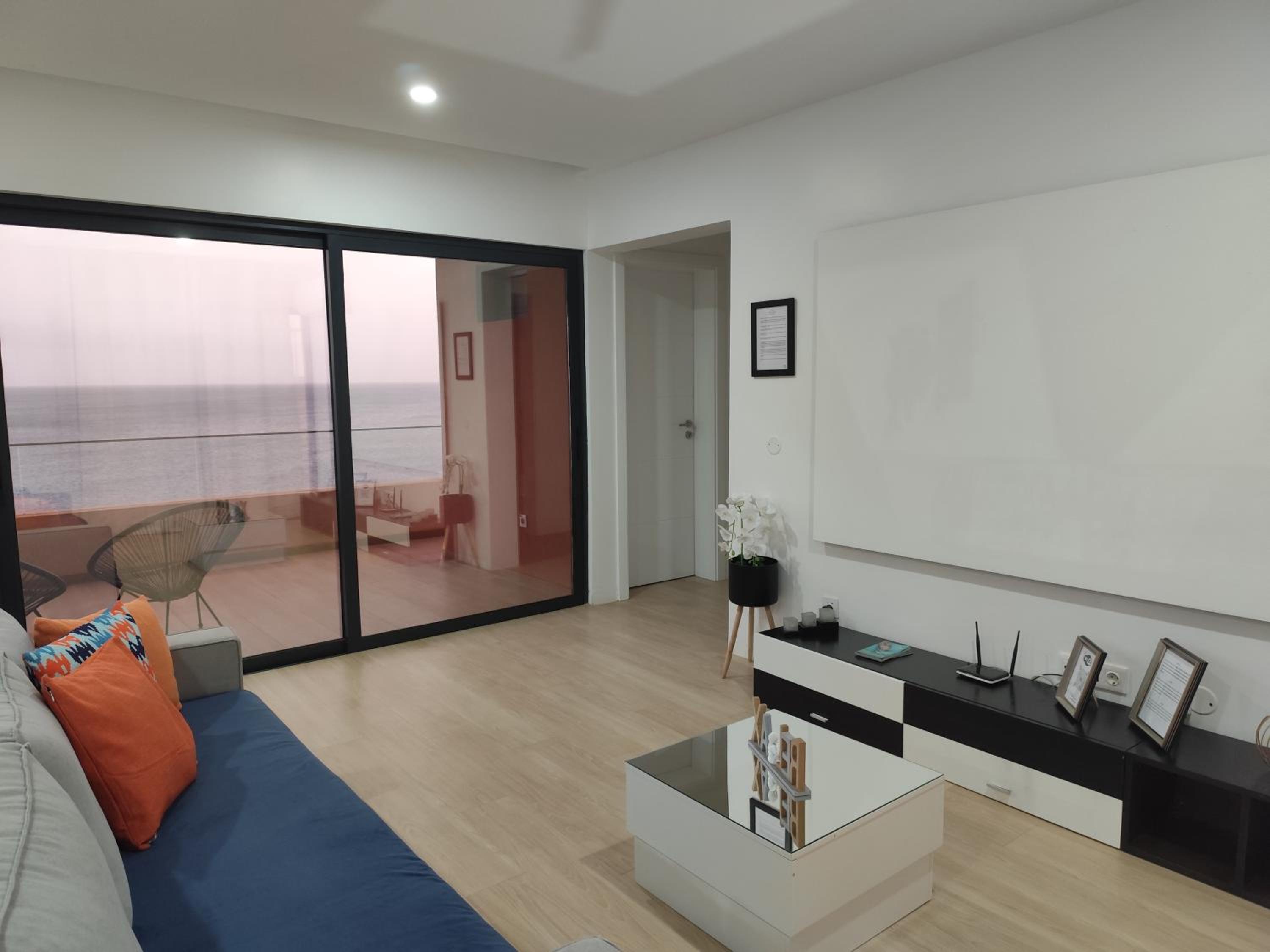 Ocean Mirror Apartment