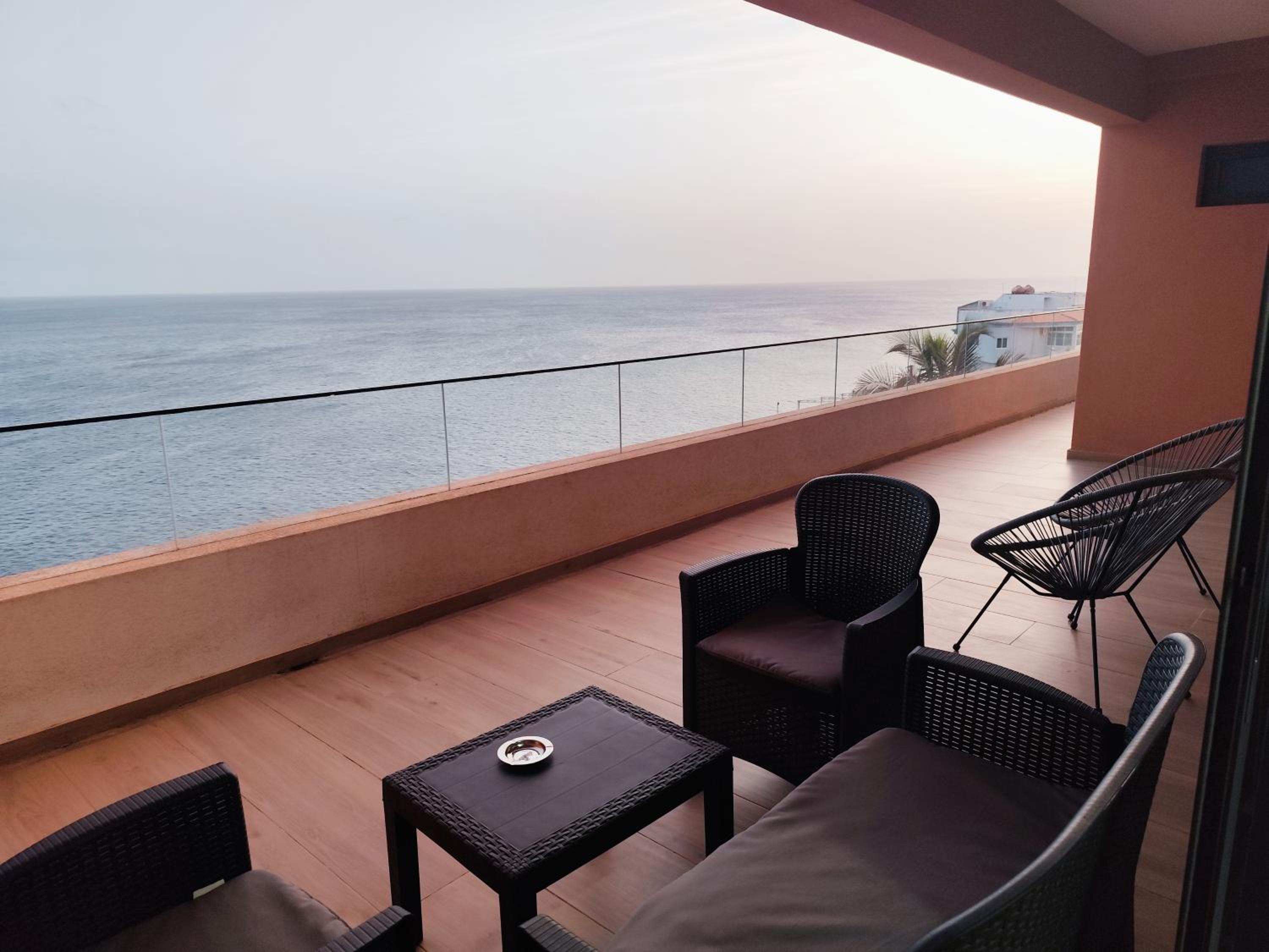 Ocean Mirror Apartment