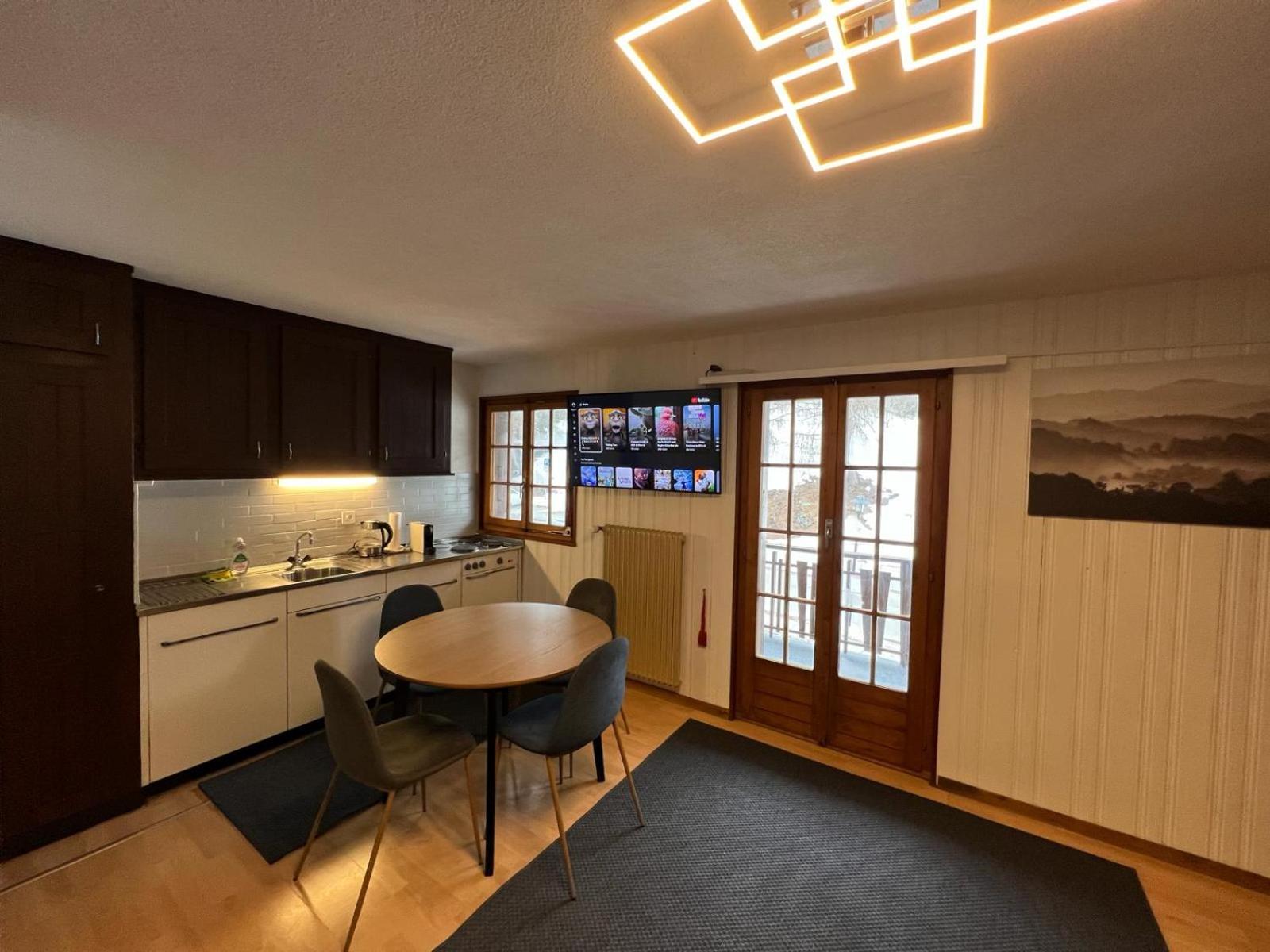 Cosy studio for 4 near ski lift, CRETES B24