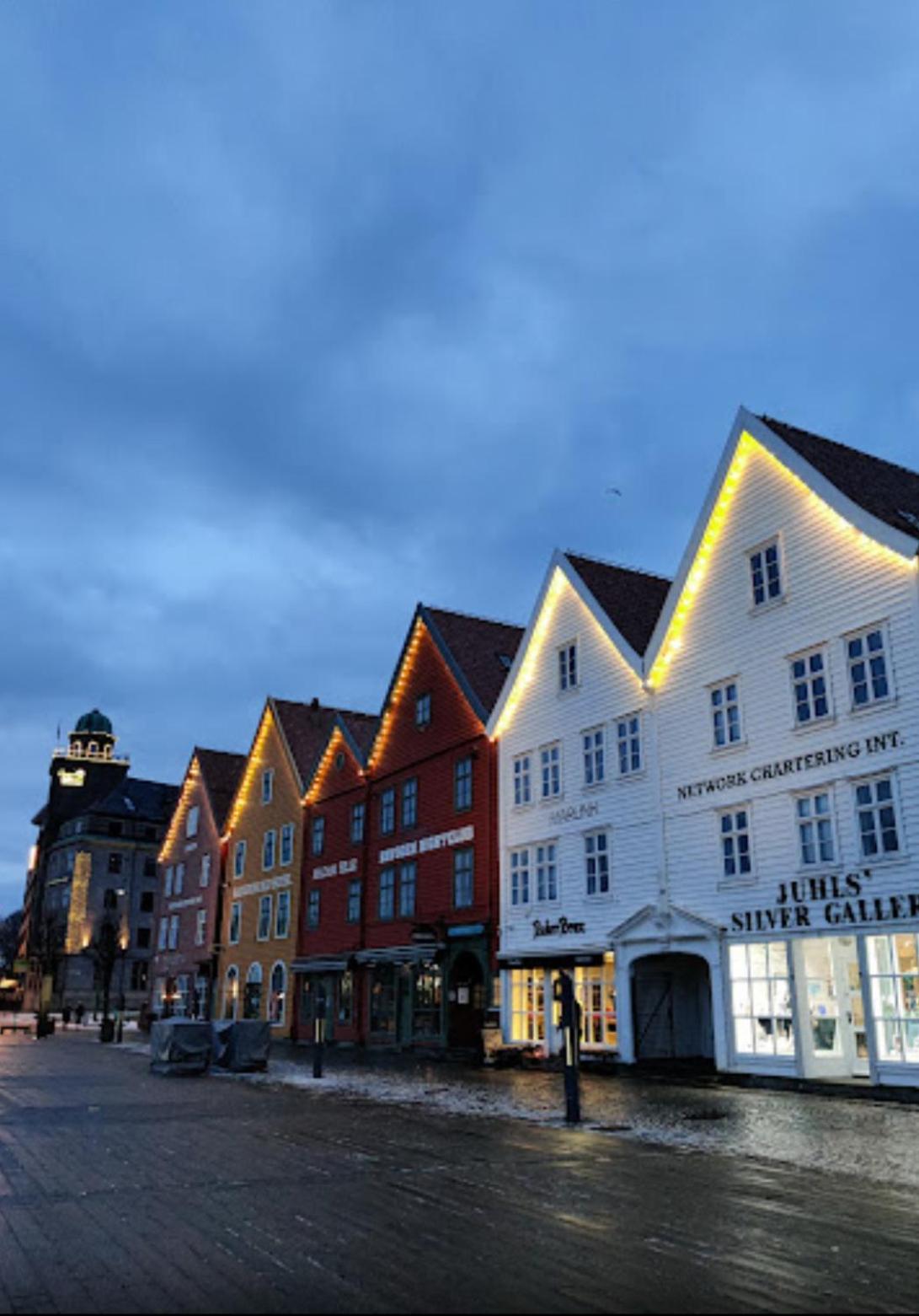 Stort, koselig hus i naturområde