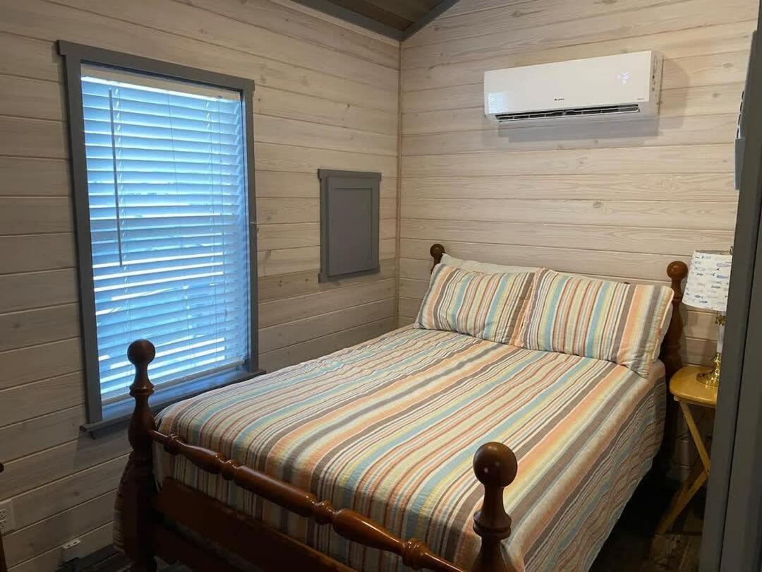 Surf City 2BR Park Home with Waterfront View and Parking view 3