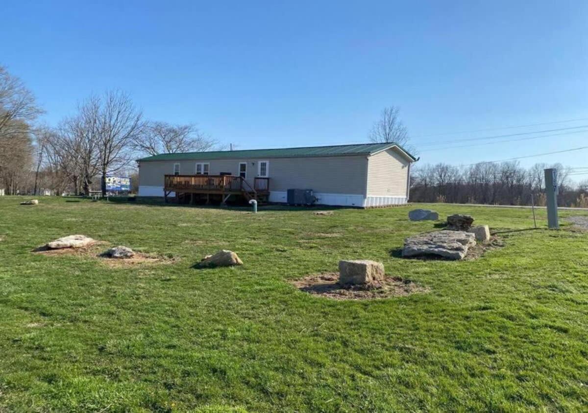 Bloomington Vacations - Big Model Home in Bloomington - Property Image 3