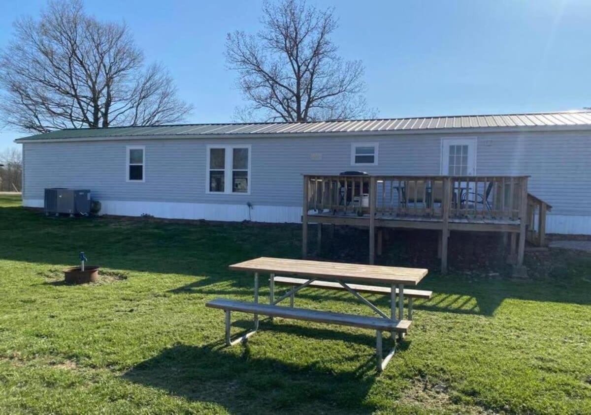 Bloomington Vacations - Big Model Home in Bloomington - Property Image 5