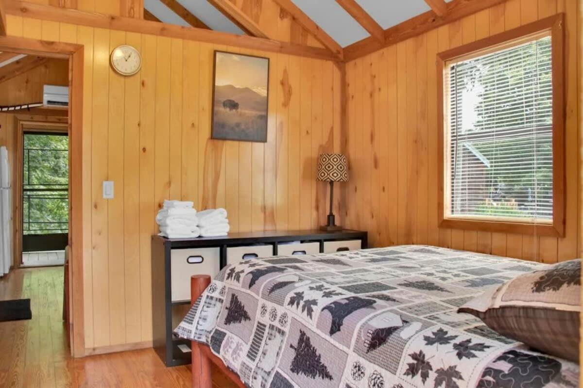 Homey Cabin in Bloomington with Views view 5