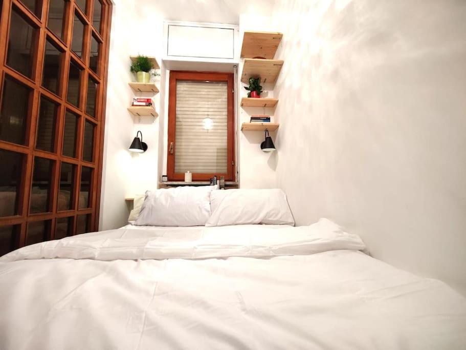Casa CloClo: Design & Vintage Apt above Subway