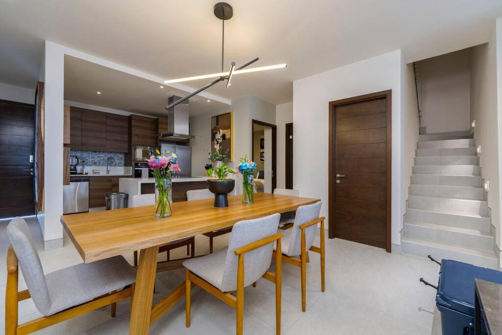 Penthouse with Private Jacuzzi and 4 Bedrooms