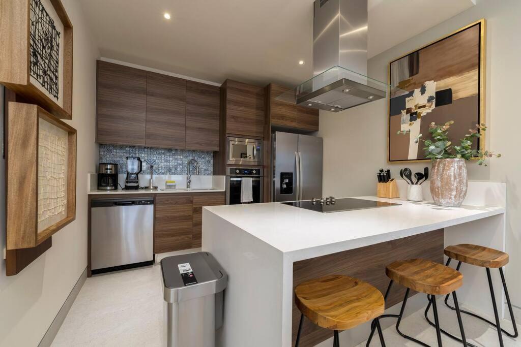 Penthouse with Private Jacuzzi and 4 Bedrooms