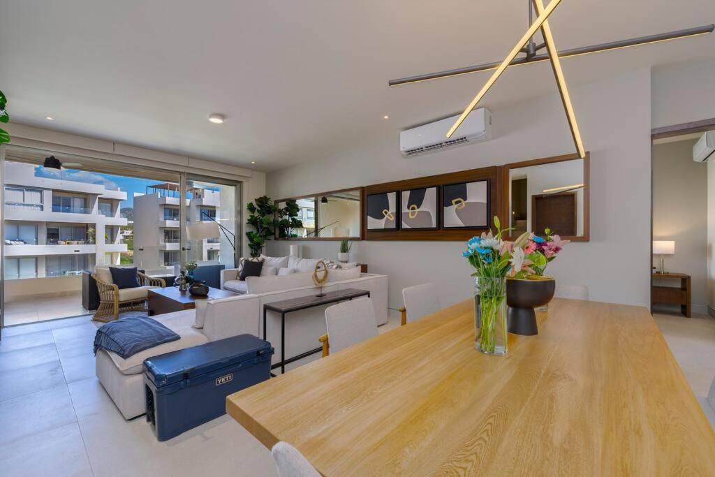 Penthouse with Private Jacuzzi and 4 Bedrooms