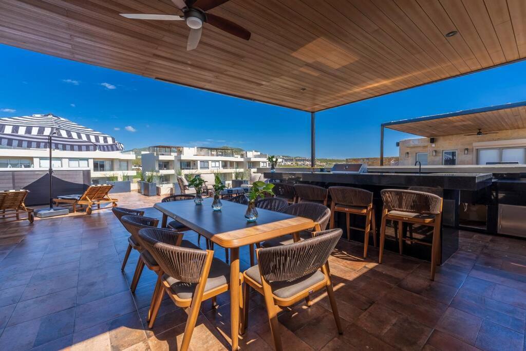 Penthouse with Private Jacuzzi and 4 Bedrooms