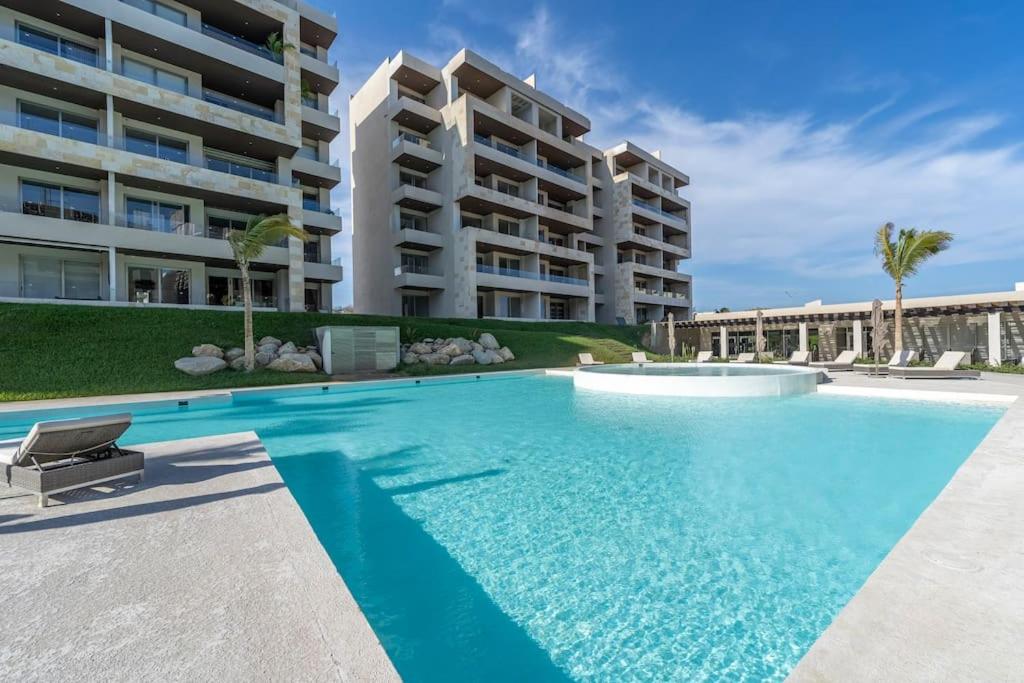 Penthouse with Private Jacuzzi and 4 Bedrooms