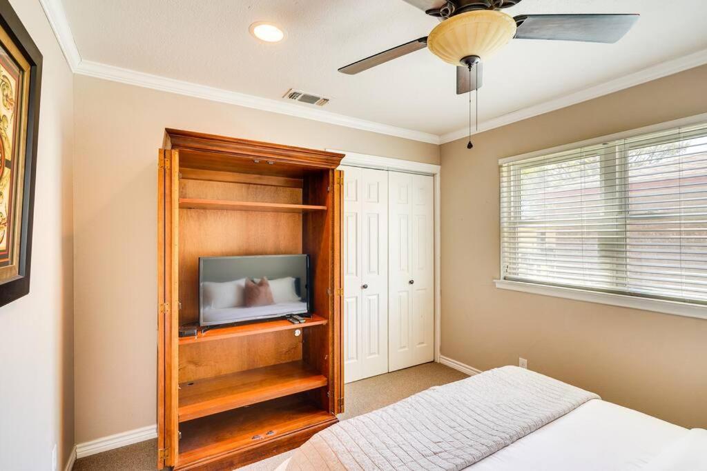 HOT TUB - Beautifully Renovated Home in West Texas view 5