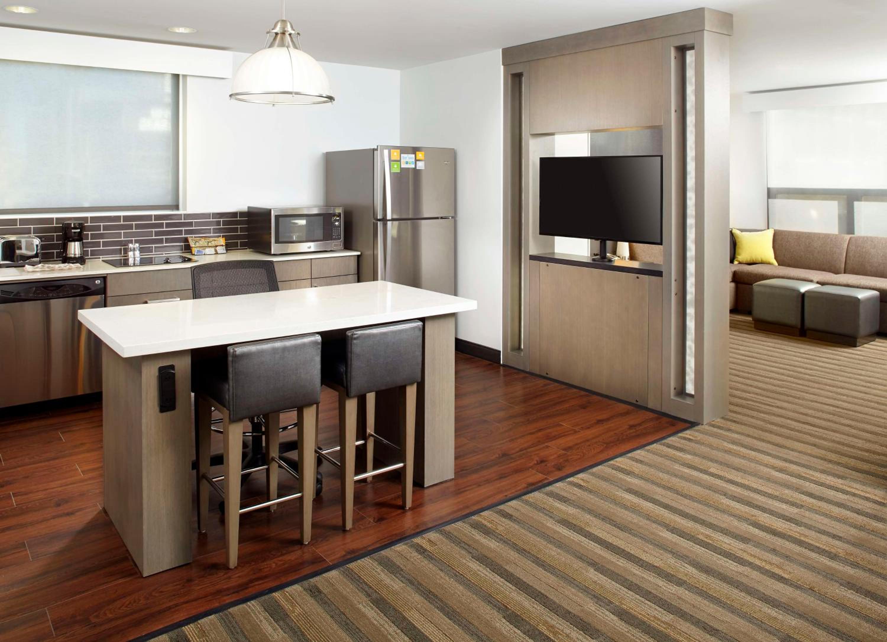 Denver Vacations - Hyatt House Denver Lakewood Belmar - Property Image 3