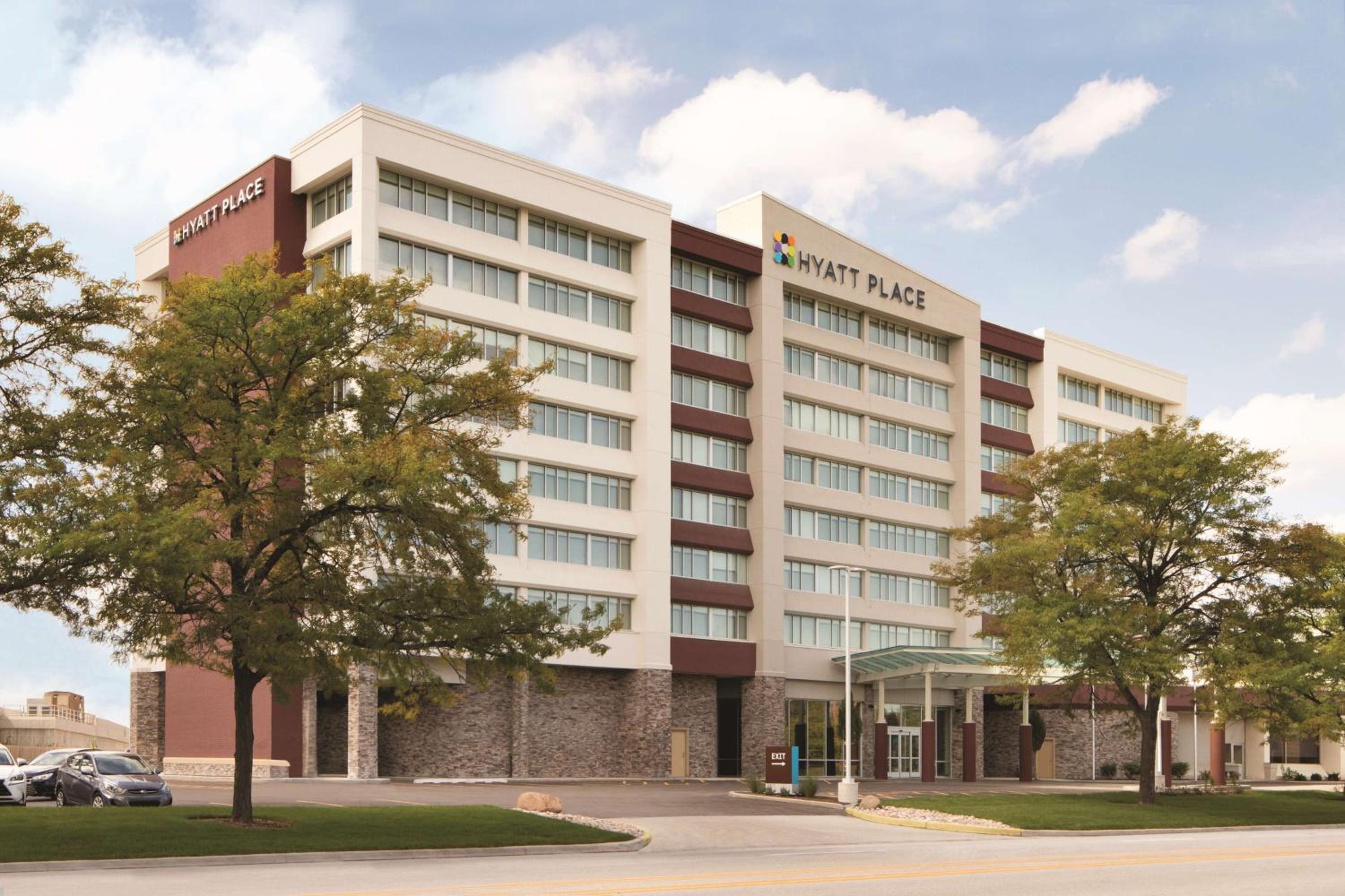 Rosemont Vacations - Hyatt Place Chicago O'Hare Airport - Property Image 1
