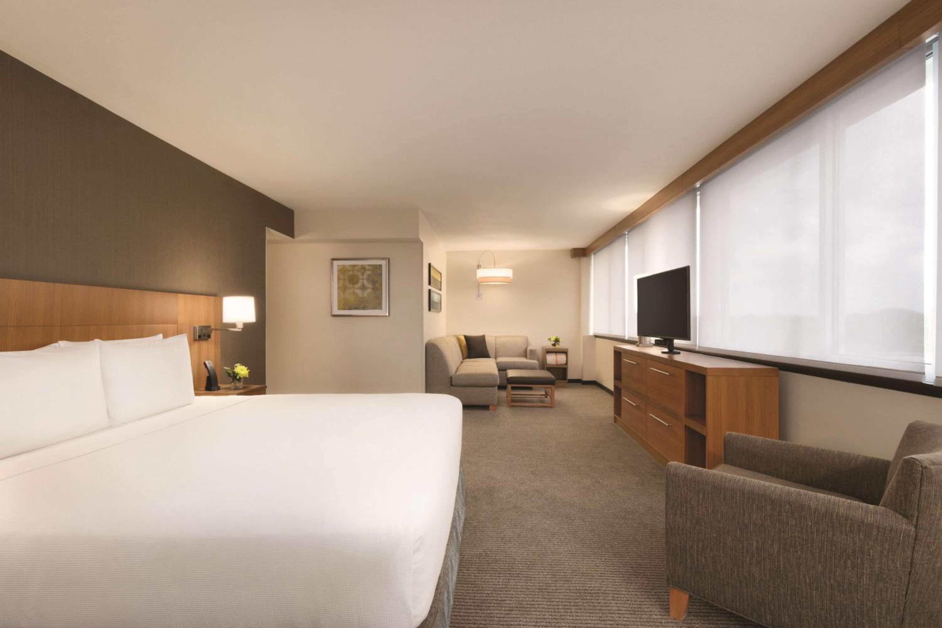 Rosemont Vacations - Hyatt Place Chicago O'Hare Airport - Property Image 57