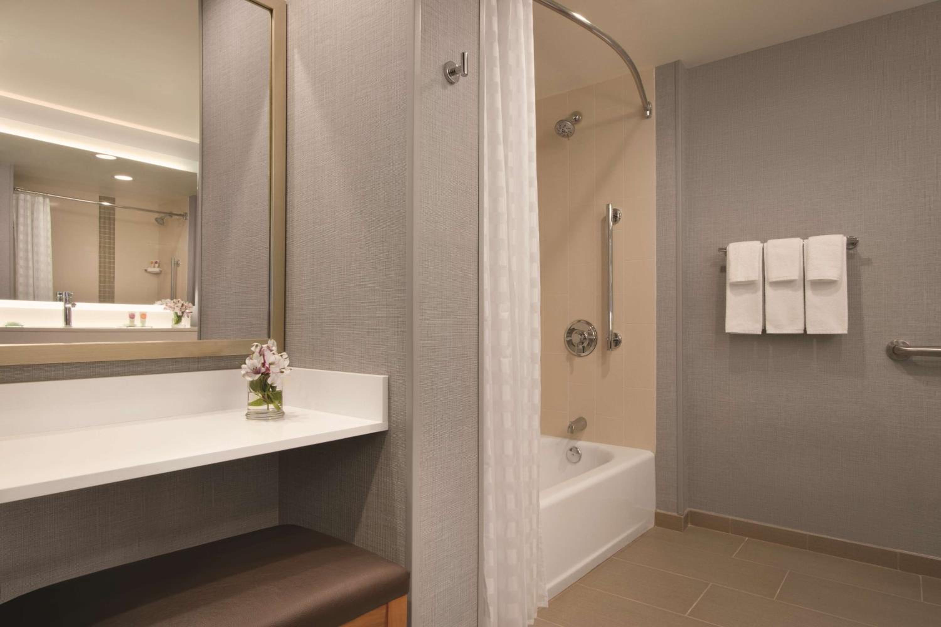 Rosemont Vacations - Hyatt Place Chicago O'Hare Airport - Property Image 62