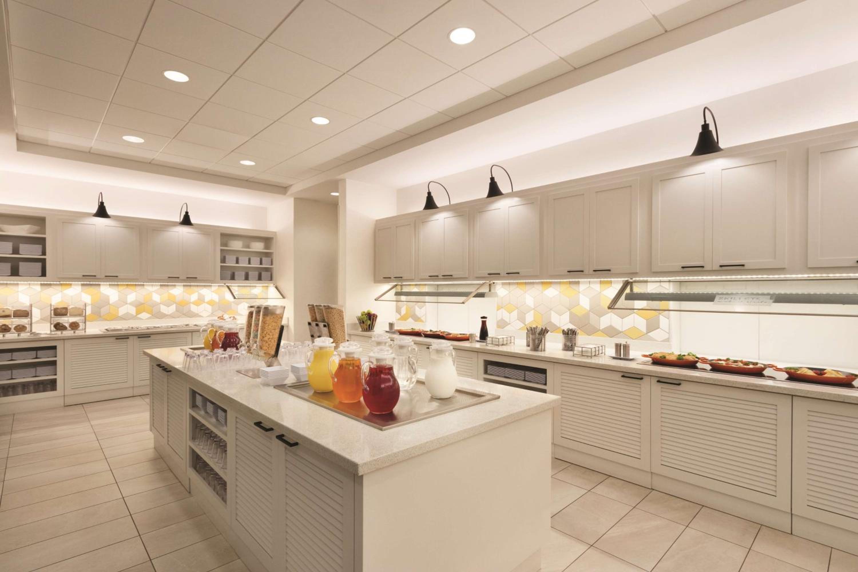 Rosemont Vacations - Hyatt Place Chicago O'Hare Airport - Property Image 2
