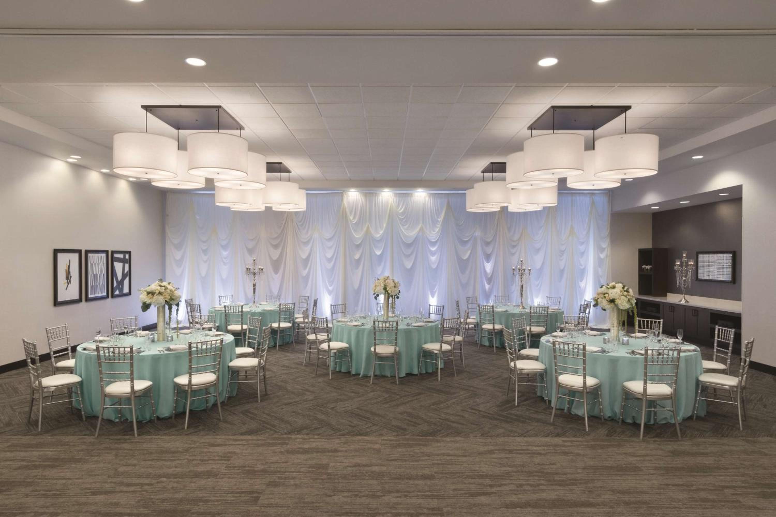 Rosemont Vacations - Hyatt Place Chicago O'Hare Airport - Property Image 10
