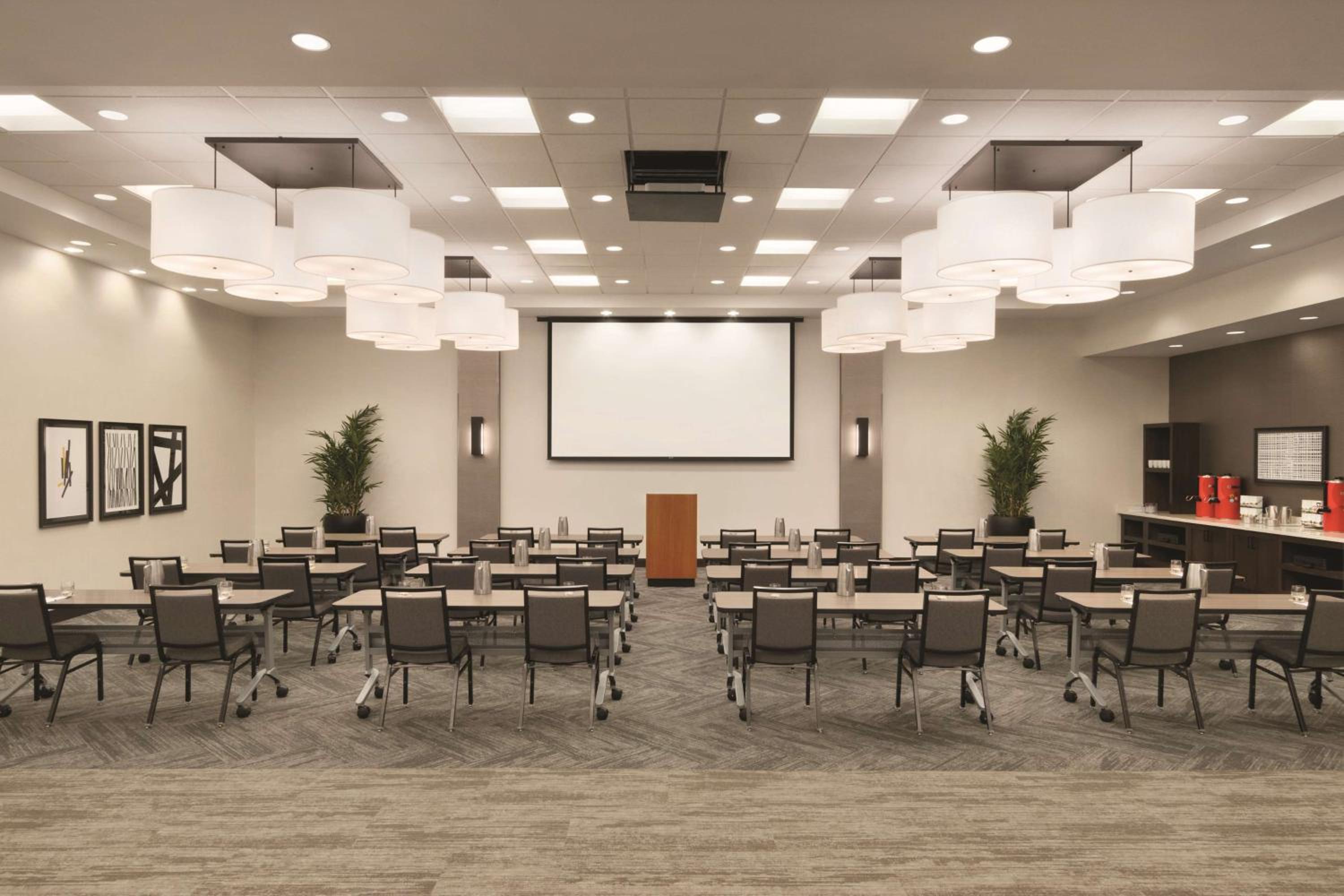 Rosemont Vacations - Hyatt Place Chicago O'Hare Airport - Property Image 13