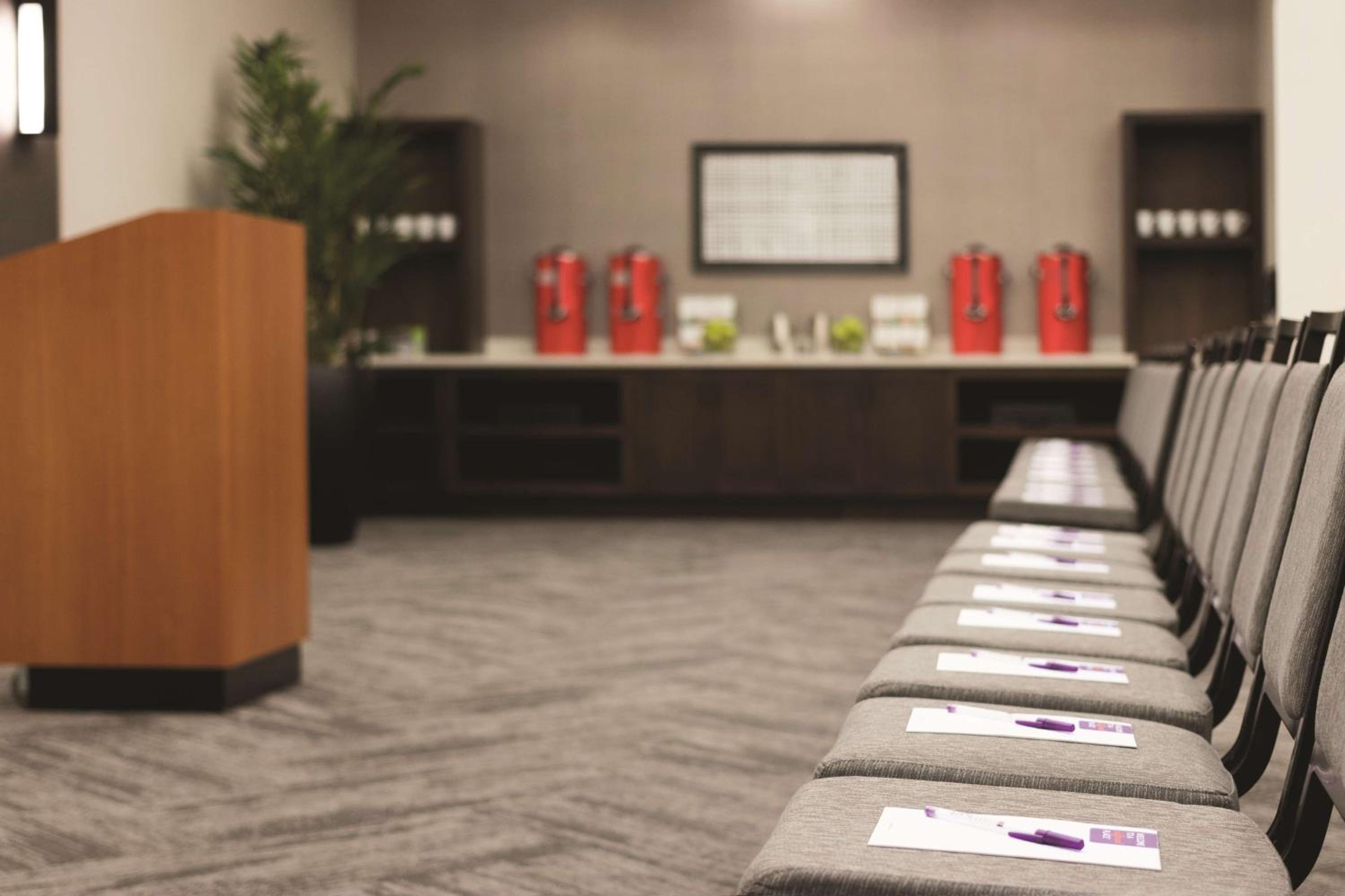 Rosemont Vacations - Hyatt Place Chicago O'Hare Airport - Property Image 15