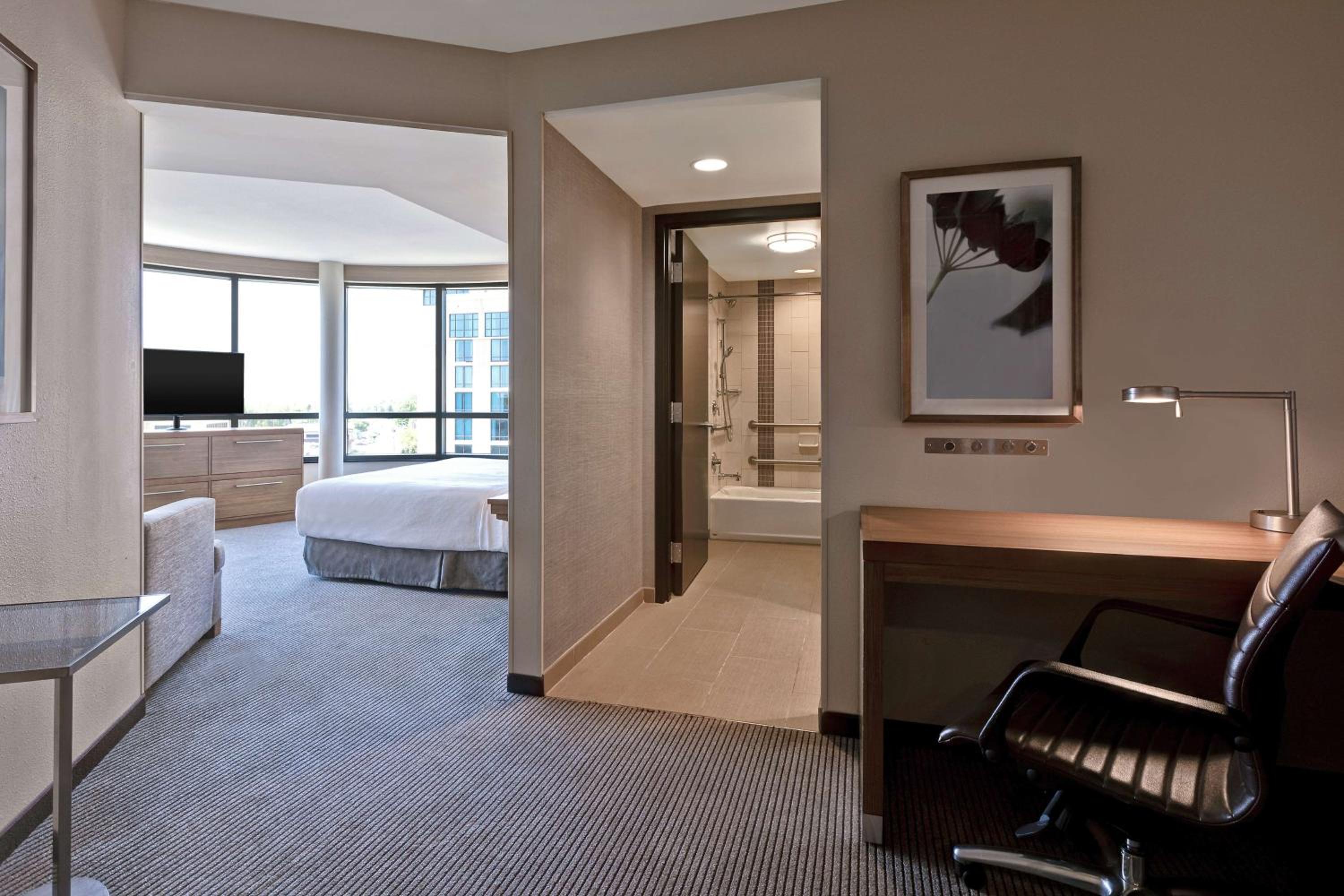 Bloomington Vacations - Hyatt Place Bloomington / Normal - Property Image 36