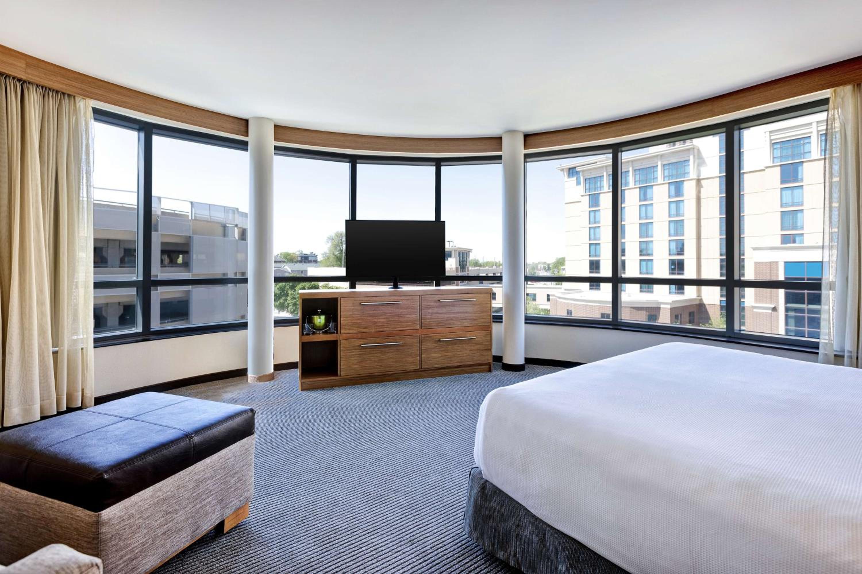 Bloomington Vacations - Hyatt Place Bloomington / Normal - Property Image 40