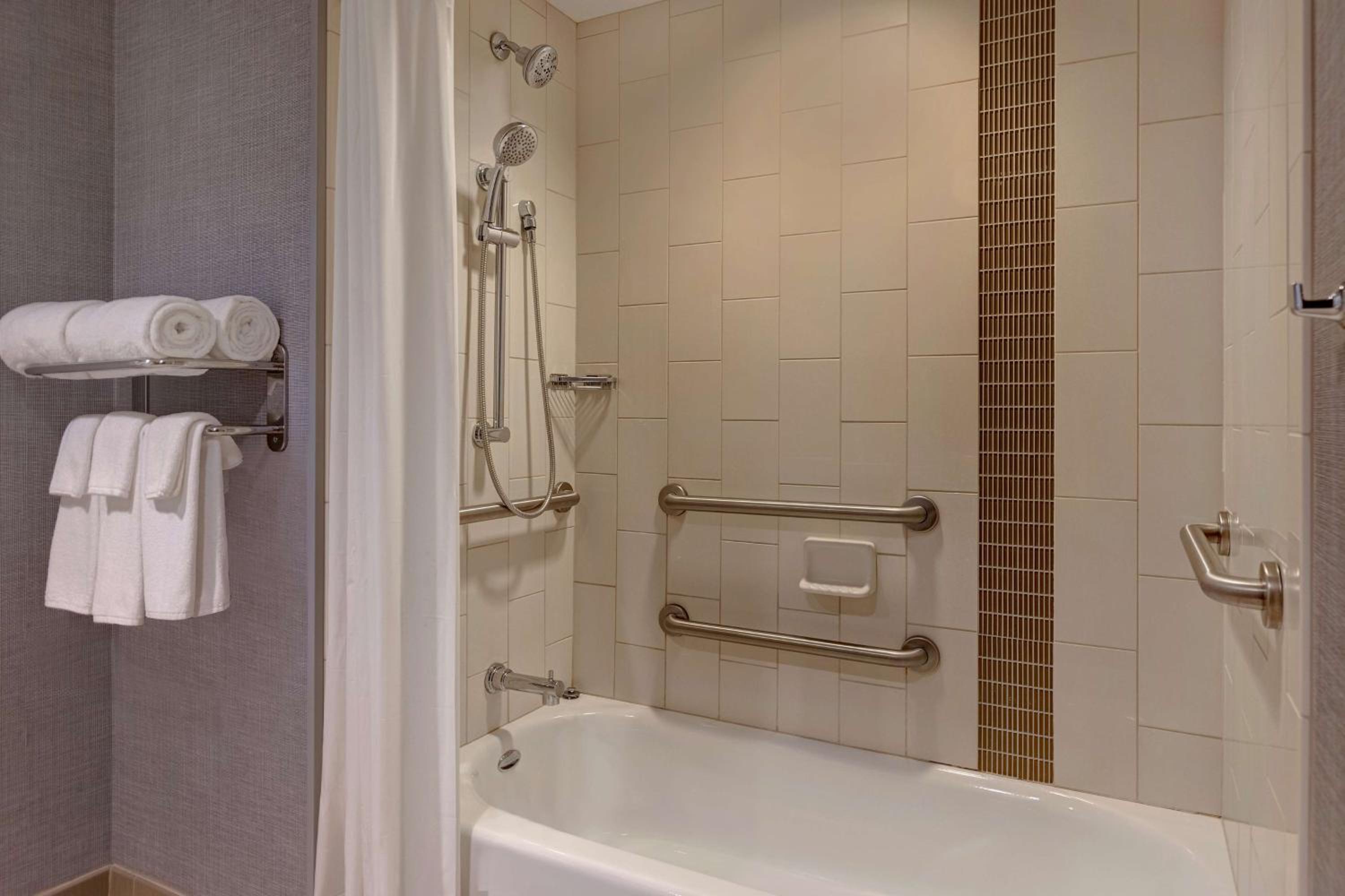 Bloomington Vacations - Hyatt Place Bloomington / Normal - Property Image 44