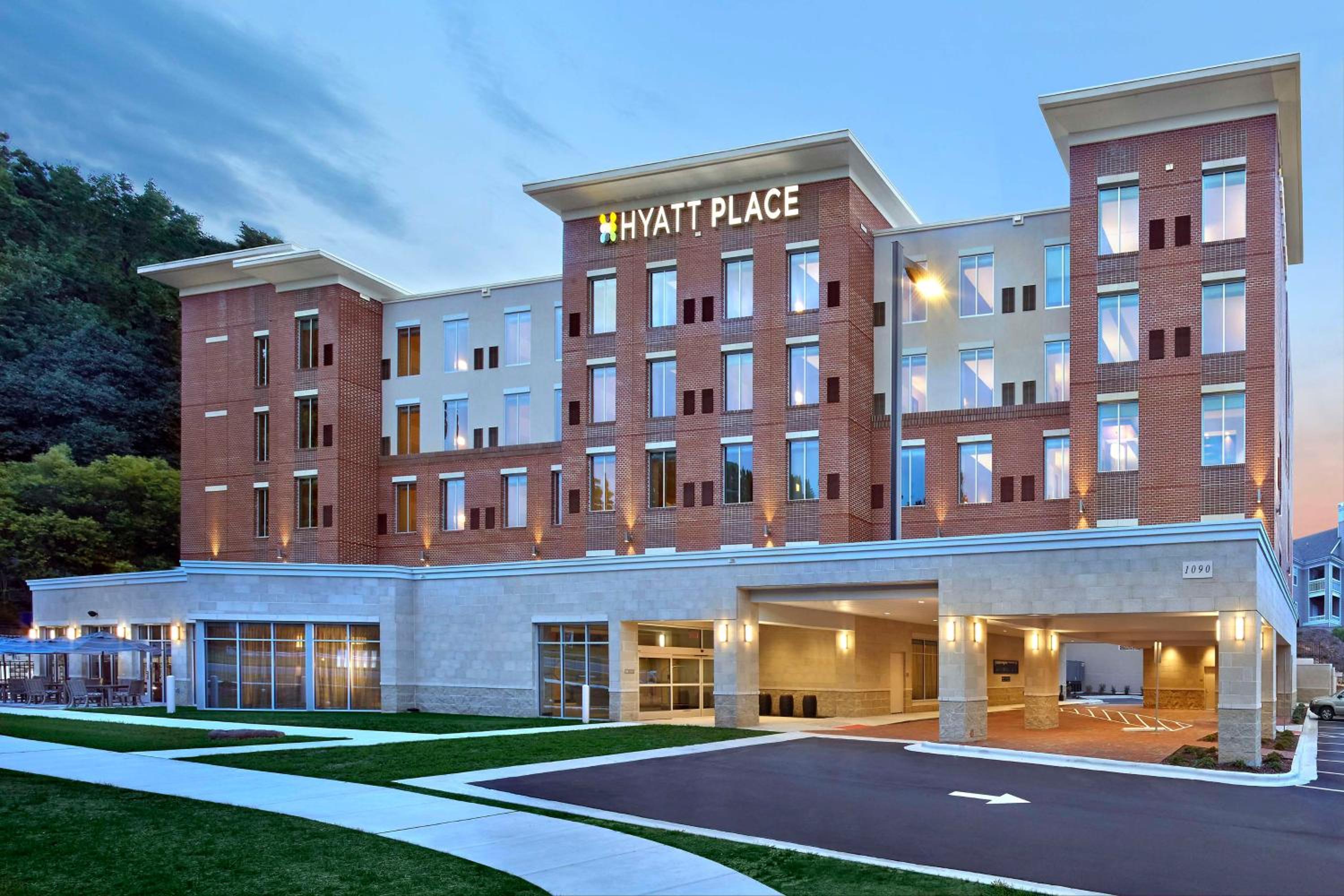 Hotel Hyatt Place Chapel Hill / Southern Village