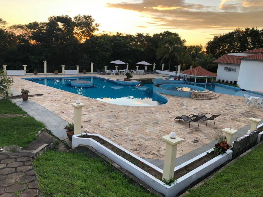 Chácara tipo resort a maior piscina que vc já viu!