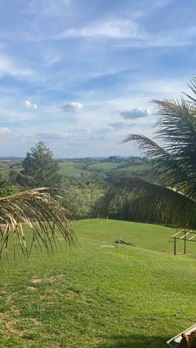 Chácara tipo resort a maior piscina que vc já viu!