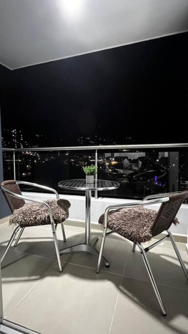 Hotel Moderno Apartamento en Sabaneta / Medellín - Image 1