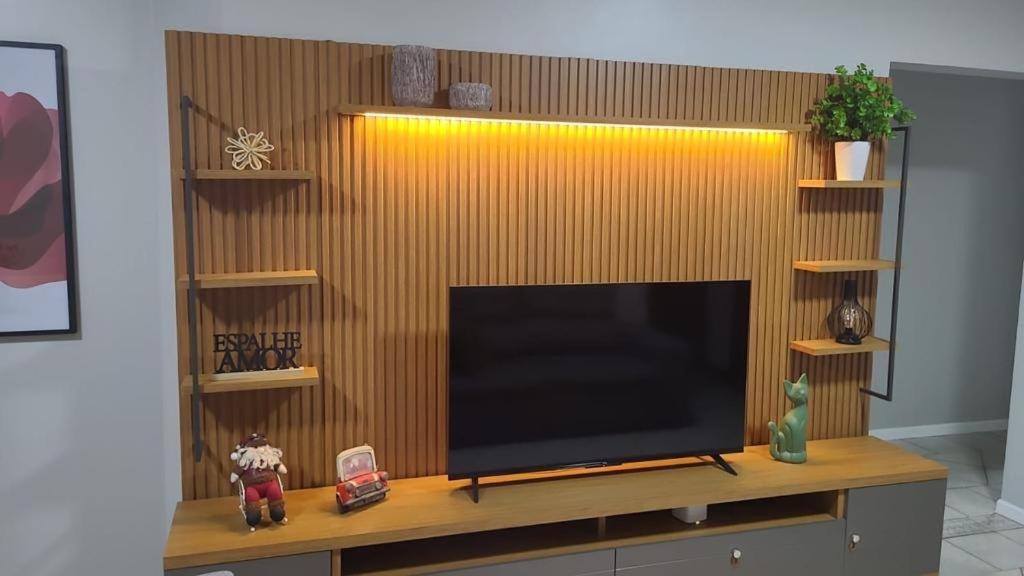 Apartamento na melhor localização da meia praia em itapema com garagem para camioneta suv