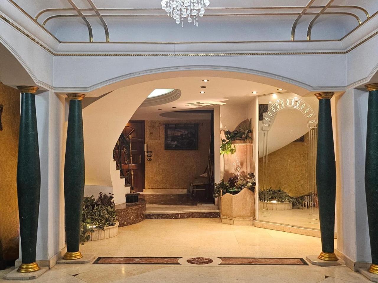 Villa Apartment Nile View in City Center Near Grand Museam