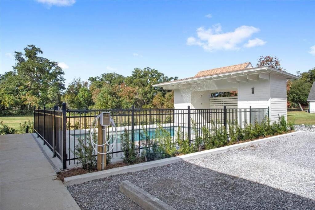 Chandeleur Town Home