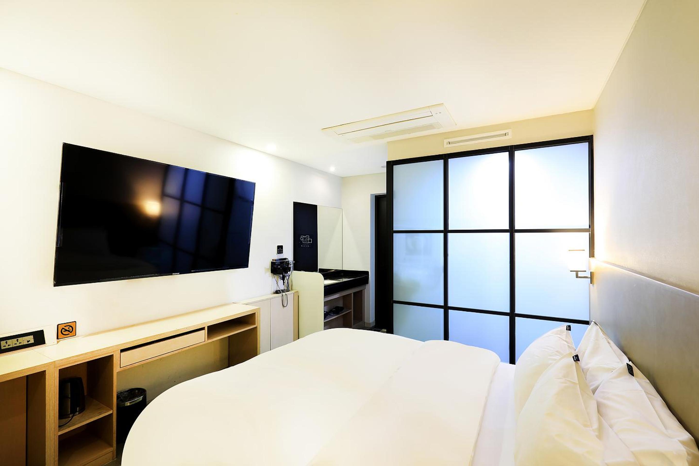 CS Avenue Tourist Hotel